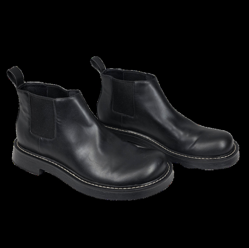 CHARLES & KEITH CHELSEA ANKLE WALKER BOOTS – WOMEN’S 40 (9-9.5) – BLACK LEATHER